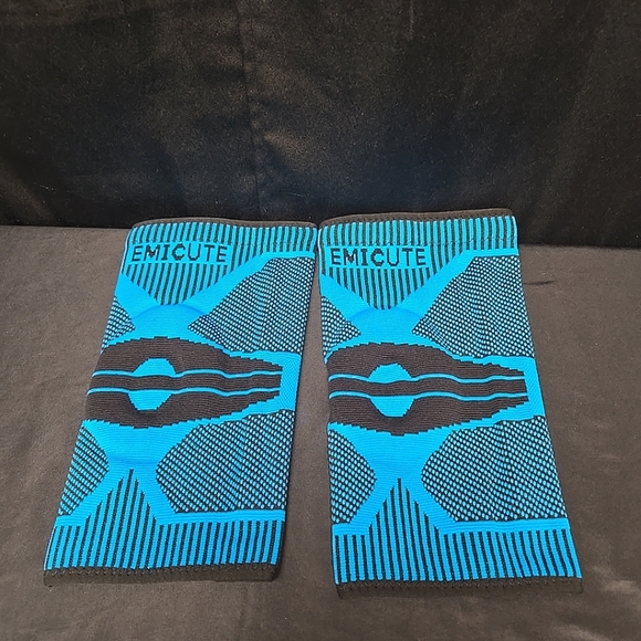 2 Pack Knee Braces With Side Stabilizer & Patella Gel Pads Size Large Blue - Picture 2 of 8